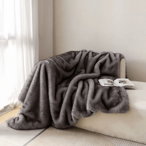 Plaid Fausse Fourrure | Cozia™ - Mon Repos Mérité