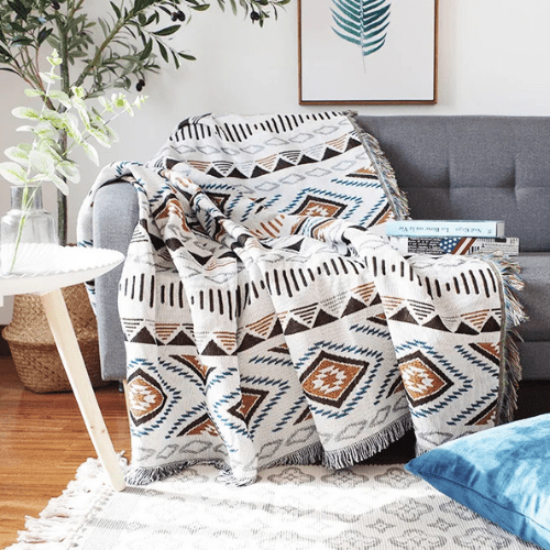 plaid nordique moderne bien ranger dans le salon