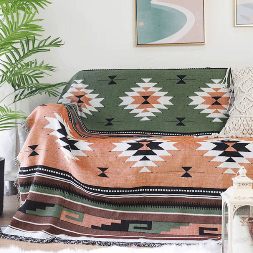 plaid nordique moderne déposer sur un fauteuil