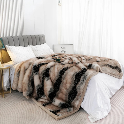 plaid rayé fausse fourrure maison