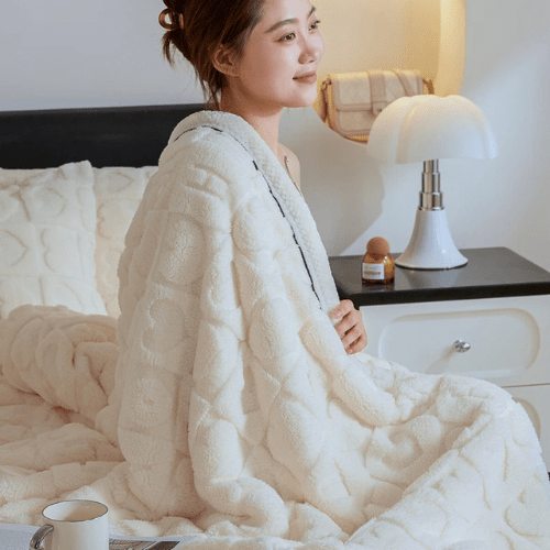 couette dreamy poser sur les épaules d'une femme