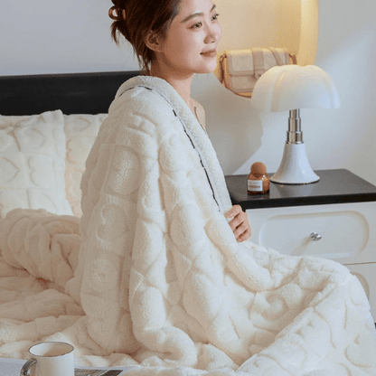 couette dreamy poser sur les épaules d'une femme