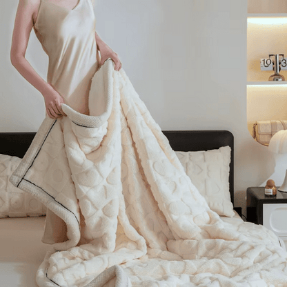 femme tirant la couette dreamy sur ces jambes